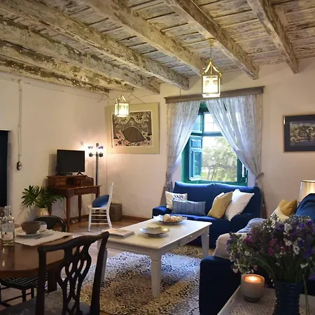 Emblematica Helechos Tatil Evi *